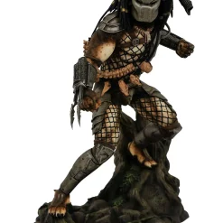 Brand new 😍 Movie Gallery Jungle Predator 10-Inch Collectible PVC Statue 😉